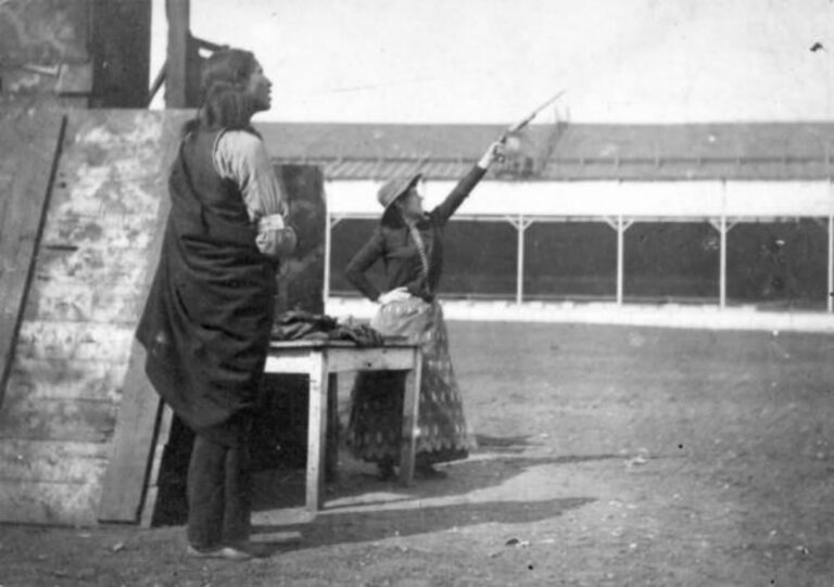 10 Photos That Show The Amazing Life Of Annie Oakley