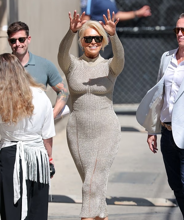 Golden Glamour and Radiant Confidence: This Emmy-Winning Star Stuns in a Shimmering Gold Dress : Do You Recognize Her?