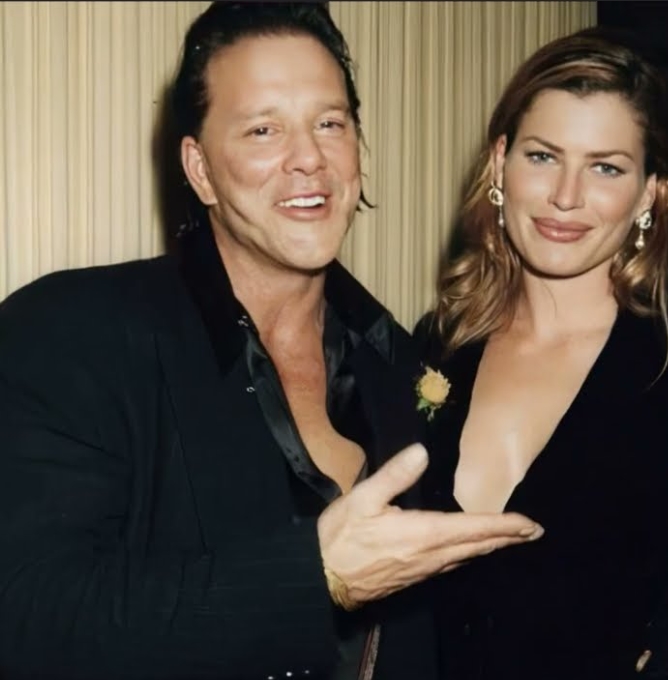 Hollywood Actor and Supermodel Captured Together in a Rare Throwback Photo: Do You Recognize Them?