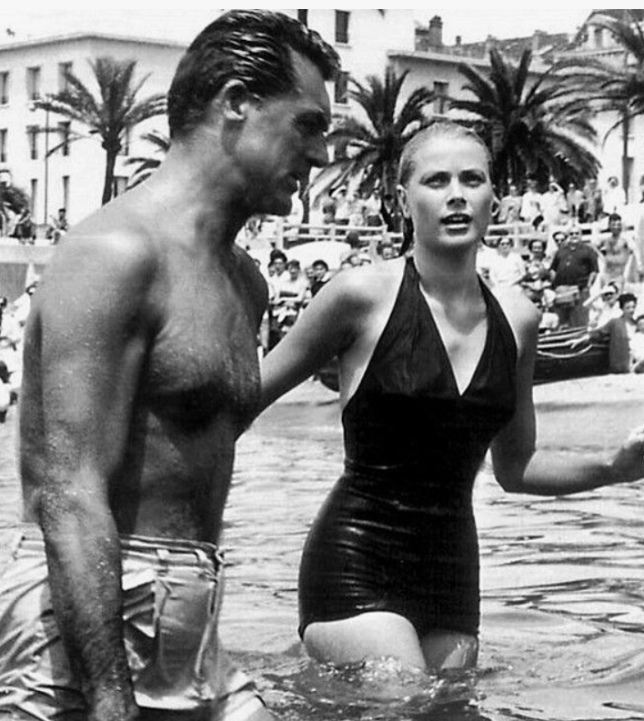 Hollywood Icons Look Almost Unrecognizable in This Rare Vintage Photo!: Can You Recognize Them?