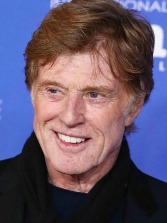 Hollywood Legend Spotted Before His Passing in 2025!: Can You Guess Who He Is?