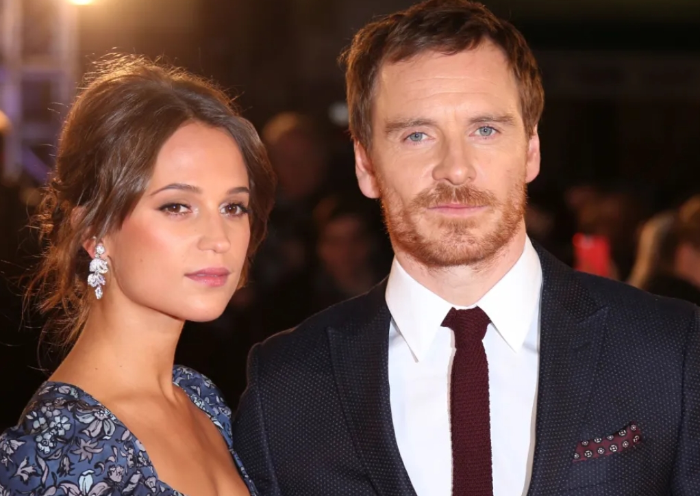 Hollywood Power Couple Enjoys a Relaxing Mediterranean Yacht Escape: Can You Recognize Them?