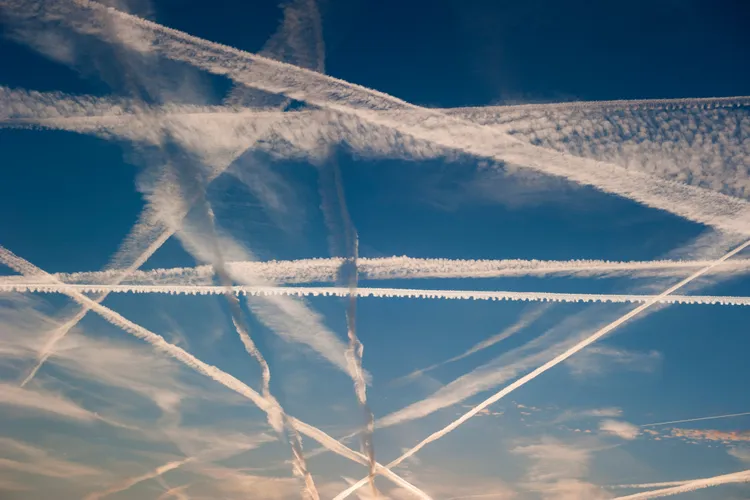 How to Track Flights in Real Time with the Best Apps