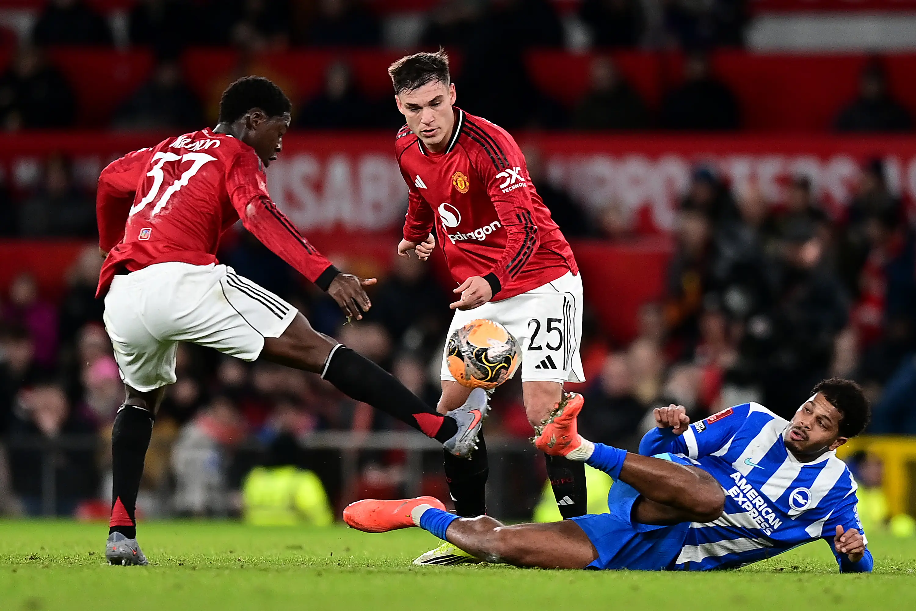 Liverpool rival Man Utd in blockbuster January transfer for Barcelona star who wants to leave
