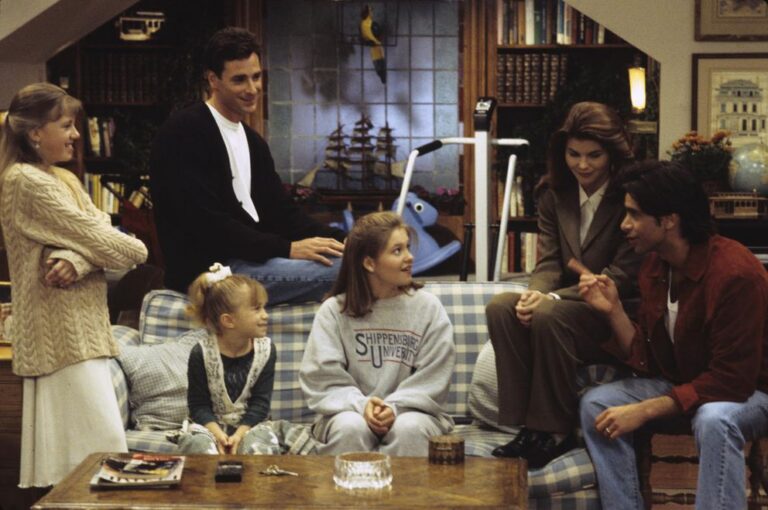 Nostalgia: Full House Stars Candace Cameron Bure, John Stamos, Lori Loughlin and Jodie Sweetin Reunite 31 Years Later — Photos