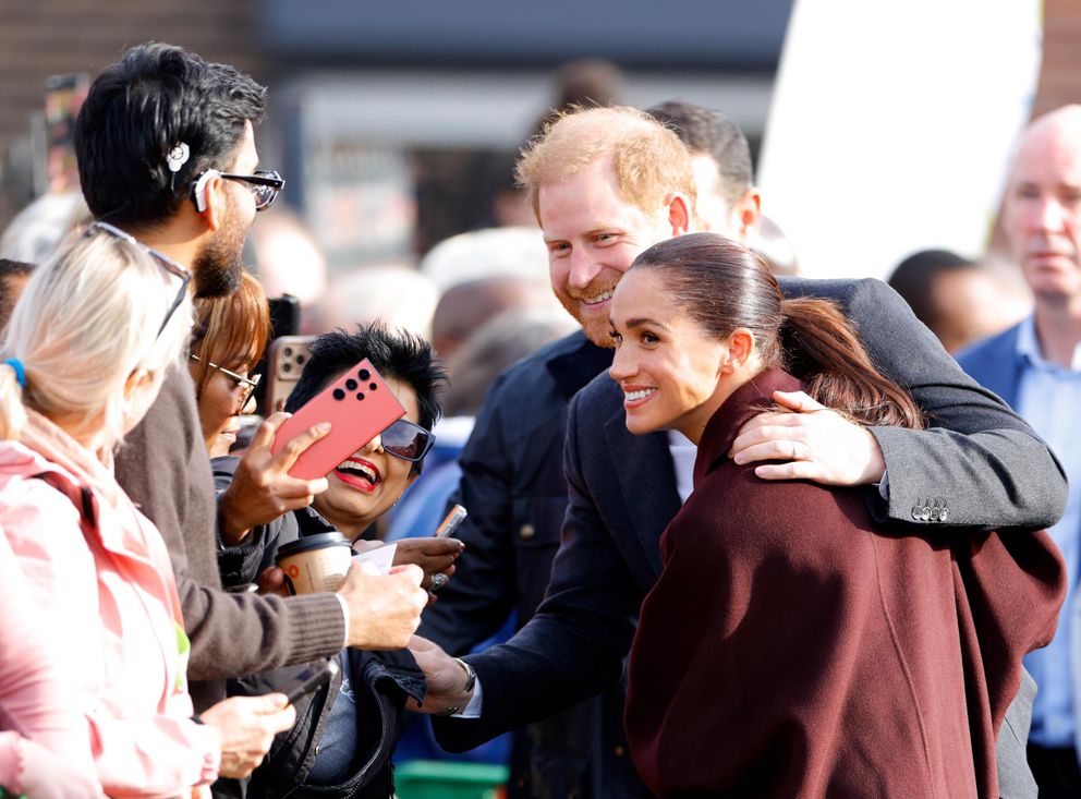 Prince Harry and Meghan Markle Make First Joint Appearance in Nottingham Since Returning to the UK — Body-Language Expert Identifies Five Signals — Photos
