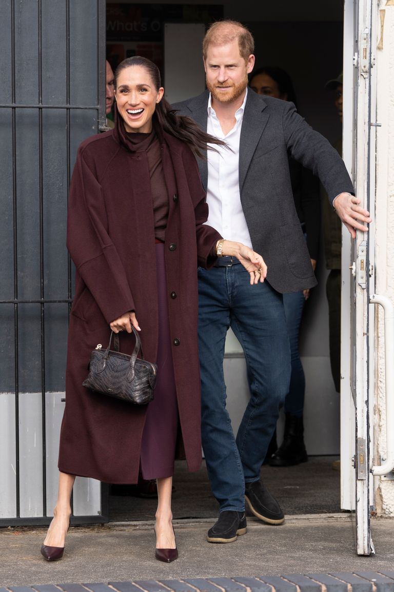Prince Harry and Meghan Markle Make First Joint Appearance in Nottingham Since Returning to the UK — Body-Language Expert Identifies Five Signals — Photos