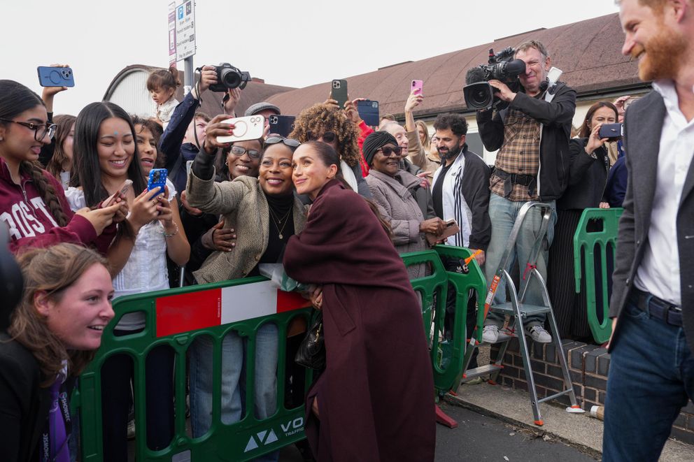 Prince Harry and Meghan Markle Make First Joint Appearance in Nottingham Since Returning to the UK — Body-Language Expert Identifies Five Signals — Photos