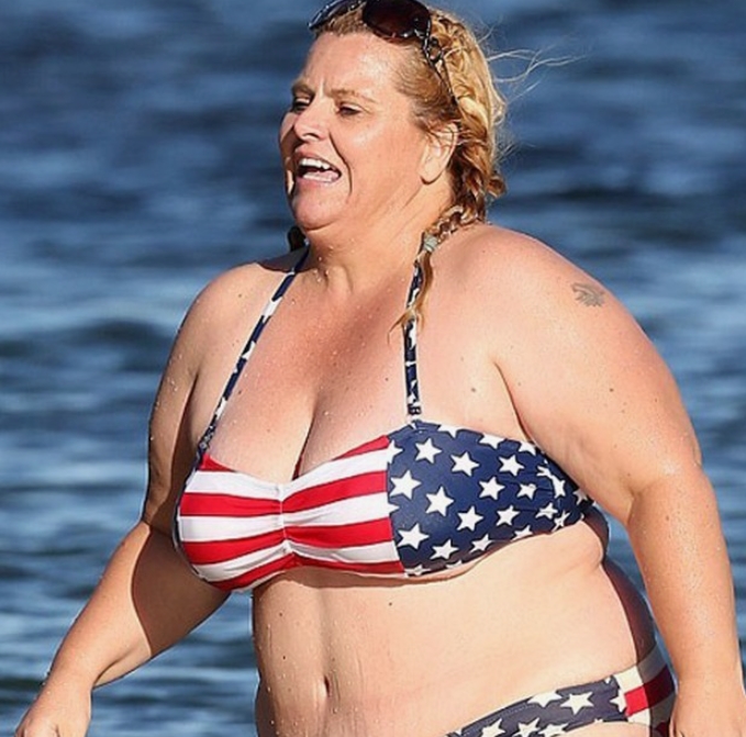 Rare Seaside Sighting of a Beloved TV Personality Has Fans Doing a Double Take!: Who Is She?