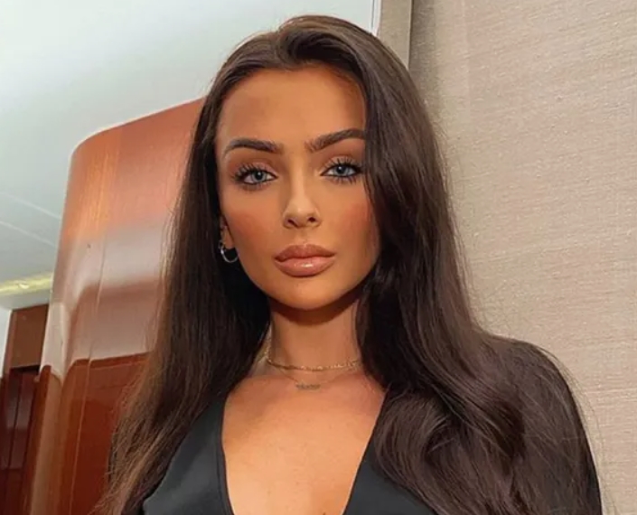 Reality TV Favorite Turns Heads During a Sunny Beach Escape!: Can You Recognize Her?